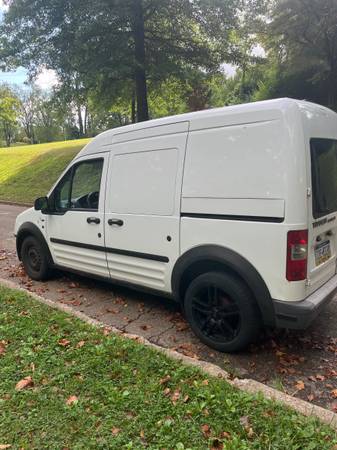 2011 Ford Transit Connect XLT Cargo Van Automatic — photo 3