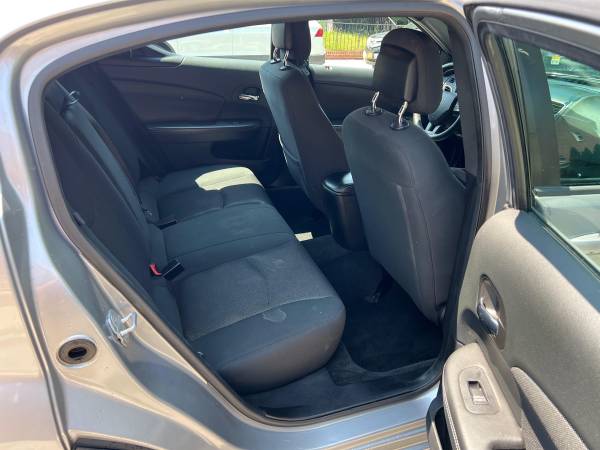 2014 Dodge Avenger SE — photo 10