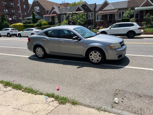 2014 Dodge Avenger SE — photo 2