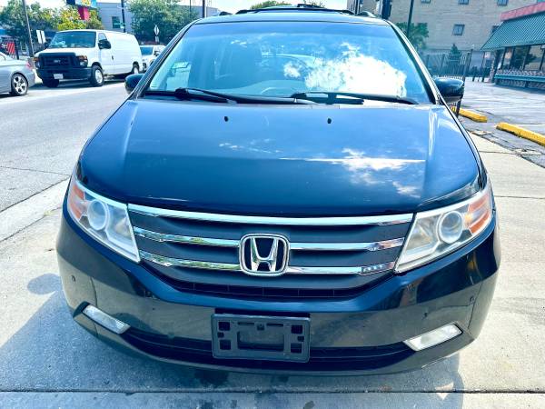 2011 Honda Odyssey Touring Elite Passenger Van Automatic — photo 2