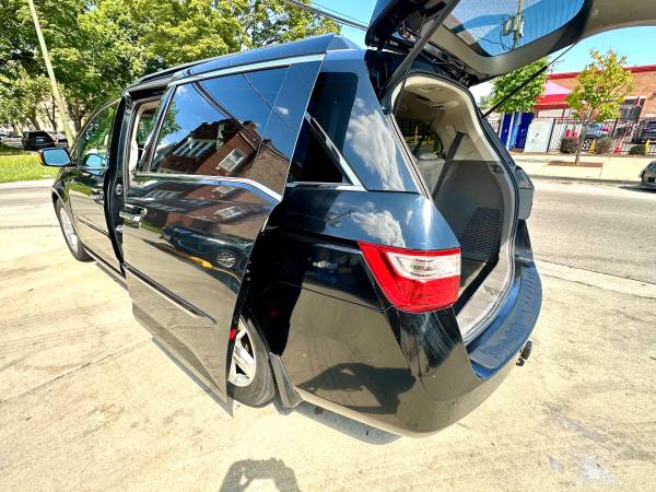 2011 Honda Odyssey Touring Elite Passenger Van Automatic — photo 7