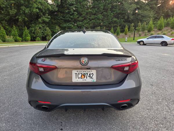 2018 Alfa Romeo Giulia Base — photo 6