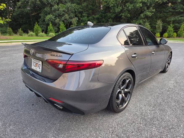 2018 Alfa Romeo Giulia Base — photo 7