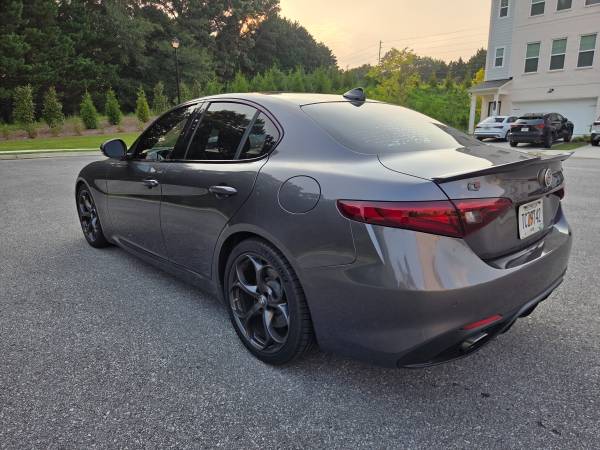 2018 Alfa Romeo Giulia Base — photo 5
