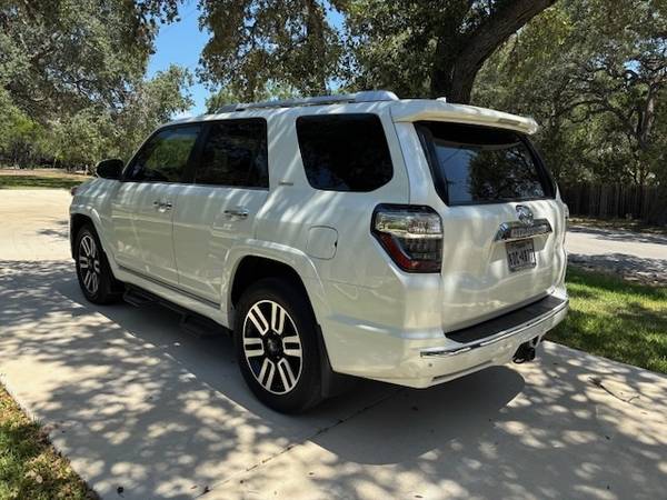 2017 Toyota 4runner Limited — photo 2