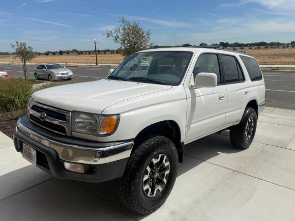 1999 Toyota 4runner SR5 V6 4dr 4x4 Automatic — photo 4
