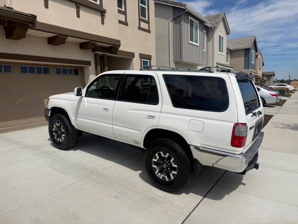 1999 Toyota 4runner SR5 V6 4dr 4x4 Automatic — photo 3
