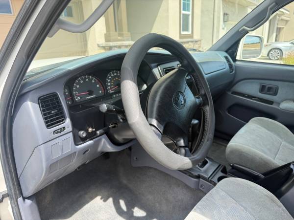 1999 Toyota 4runner SR5 V6 4dr 4x4 Automatic — photo 9