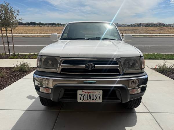 1999 Toyota 4runner SR5 V6 4dr 4x4 Automatic — photo 2