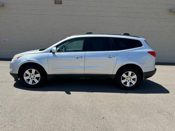 2012 Chevrolet Traverse LS All-wheel Drive Automatic — photo 2