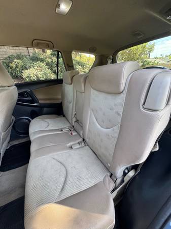 2009 Toyota Rav4 Base 4x4 Automatic — photo 9