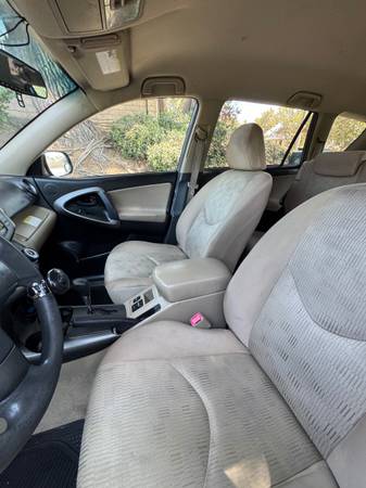 2009 Toyota Rav4 Base 4x4 Automatic — photo 11