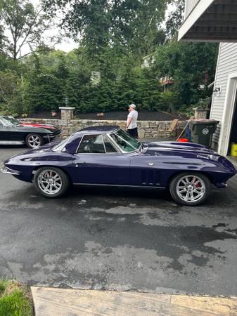 1965 Chevrolet Corvette Convertible — photo 2