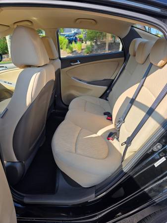 2013 Hyundai Accent SE — photo 8