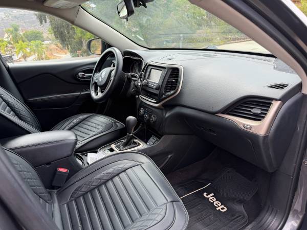 2016 Jeep Cherokee Sport 4dr 4x4 Automatic — photo 4