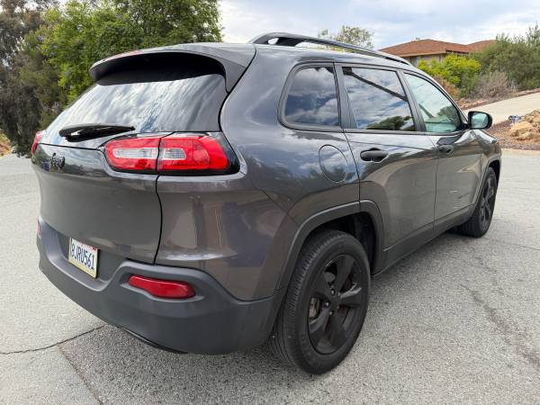 2016 Jeep Cherokee Sport 4dr 4x4 Automatic — photo 2