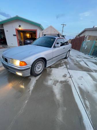 1994 BMW 318is — photo 2