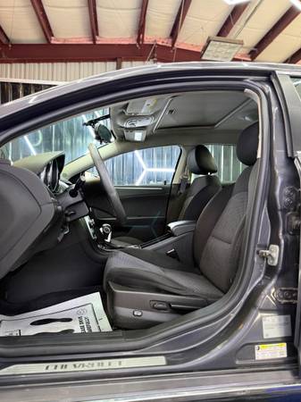 2011 Chevrolet Malibu LS 4dr Sedan Automatic — photo 8