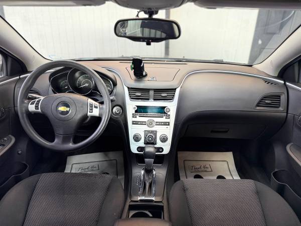 2011 Chevrolet Malibu LS 4dr Sedan Automatic — photo 6