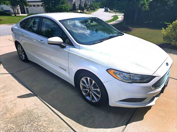 2017 Ford Fusion Hybrid SE — photo 1