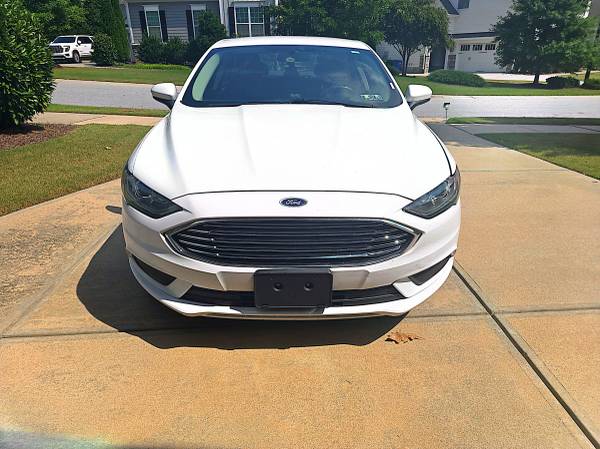 2017 Ford Fusion Hybrid SE — photo 2