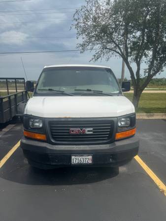 2017 GMC Savana 3500 LS Rear-wheel Drive Passenger Van Automatic — photo 1