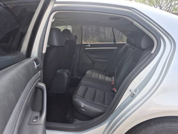 2008 Volkswagen Jetta S 4dr Sedan Manual — photo 11