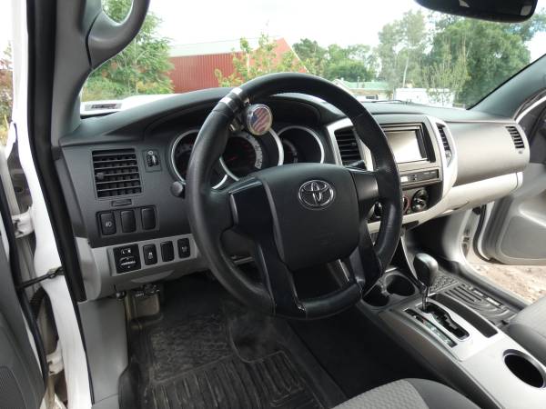 2012 Toyota Tacoma Base — photo 12
