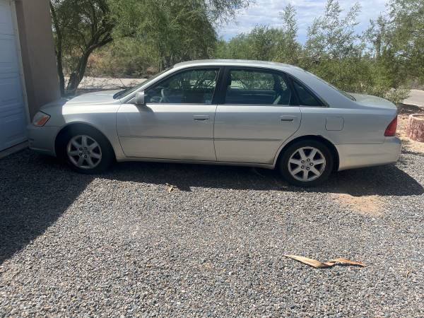 2000 Toyota Avalon XL — photo 1