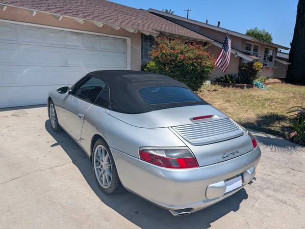 2002 Porsche 911 Carrera 4 — photo 8