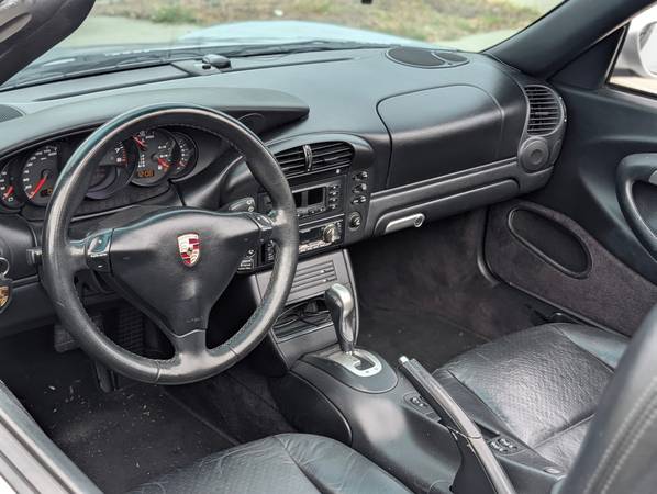 2002 Porsche 911 Carrera 4 — photo 6