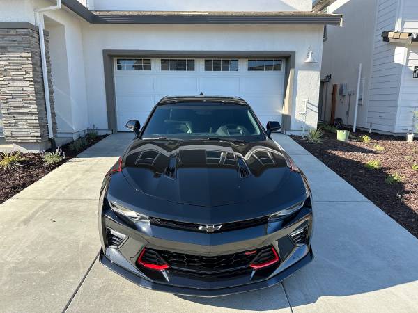 2017 Chevrolet Camaro 2SS 2dr Coupe Manual — photo 2