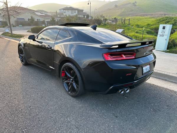 2017 Chevrolet Camaro 2SS 2dr Coupe Manual — photo 5