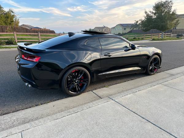 2017 Chevrolet Camaro 2SS 2dr Coupe Manual — photo 6