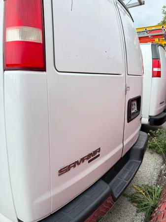 2014 GMC Savana 2500 Work Van Rear-wheel Drive Cargo Van Automatic — photo 10