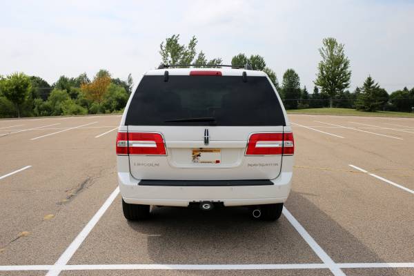 2012 Lincoln Navigator Base 4dr 4x2 Automatic — photo 5