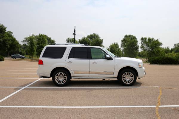 2012 Lincoln Navigator Base 4dr 4x2 Automatic — photo 4