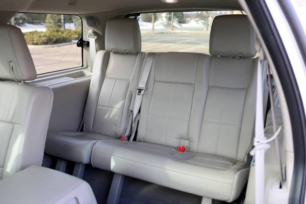2012 Lincoln Navigator Base 4dr 4x2 Automatic — photo 8
