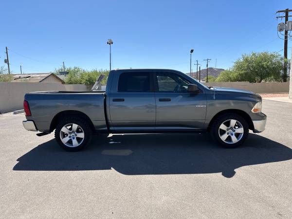 2009 Dodge RAM 1500 SLT 4x4 Crew Cab 140 in. WB Automatic — photo 4