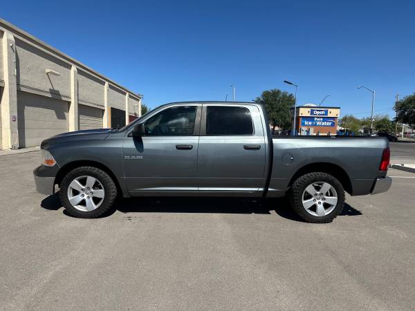 2009 Dodge RAM 1500 SLT 4x4 Crew Cab 140 in. WB Automatic — photo 3