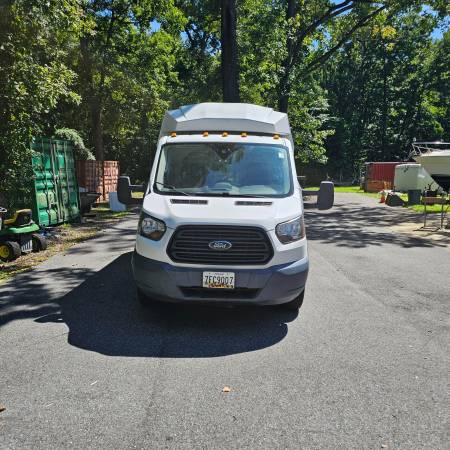 2018 Ford Transit 250 Base Low Roof Cargo Van 147.6 in. WB Automatic — photo 1