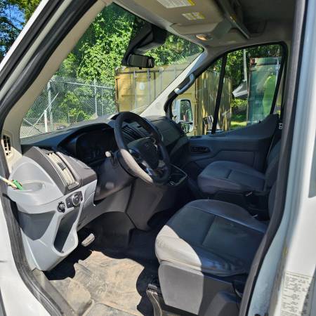 2018 Ford Transit 250 Base Low Roof Cargo Van 147.6 in. WB Automatic — photo 7