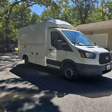 2018 Ford Transit 250 Base Low Roof Cargo Van 147.6 in. WB Automatic — photo 3