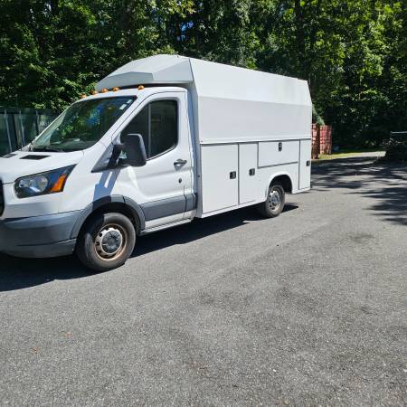 2018 Ford Transit 250 Base Low Roof Cargo Van 147.6 in. WB Automatic — photo 2