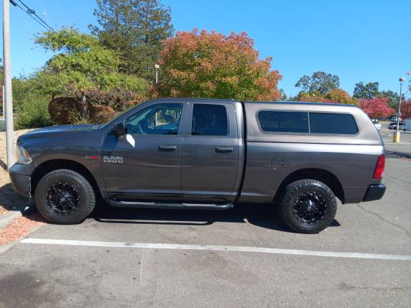 2014 RAM 1500 SLT 4x2 Quad Cab 140 in. WB Automatic — photo 1