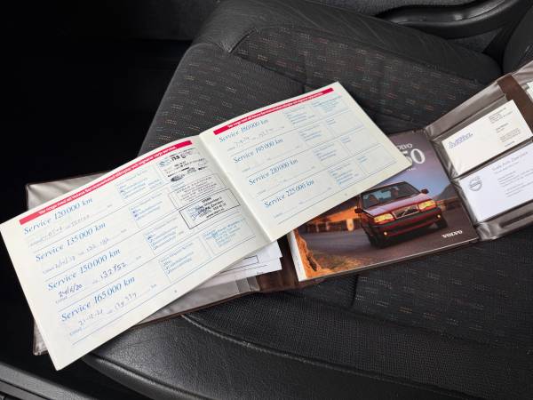 1996 Volvo 850 GLT 4dr Wagon — photo 9