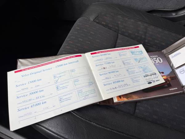 1996 Volvo 850 GLT 4dr Wagon — photo 8