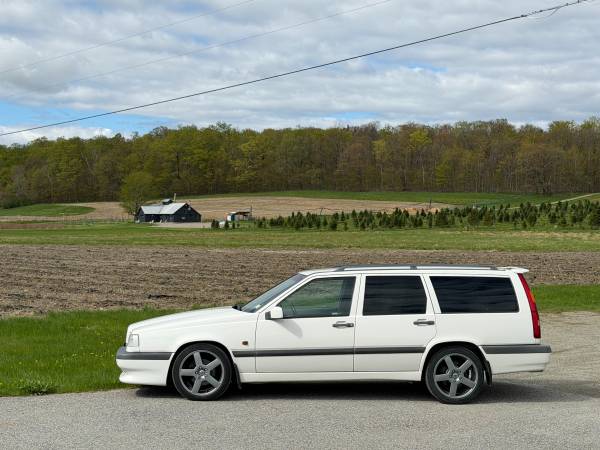 1996 Volvo 850 GLT 4dr Wagon — photo 3