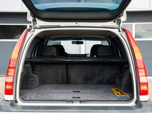 1996 Volvo 850 GLT 4dr Wagon — photo 7