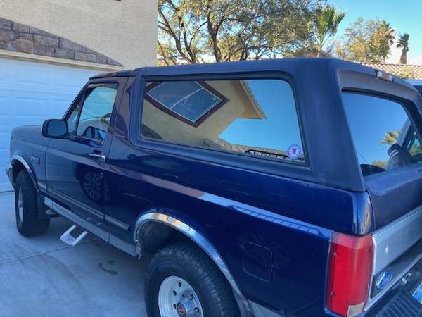 1994 Ford Bronco Base 2dr XLT 4WD SUV — photo 3